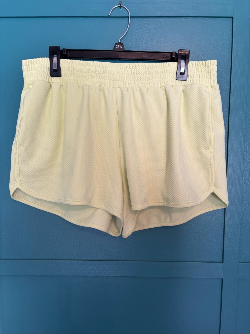 Athletic Works Light Green/Yellow Women's Athletic Shorts Size L (12-14)